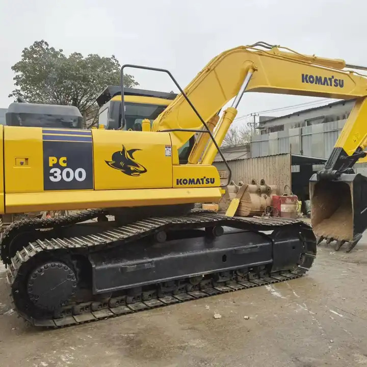 Used  30 ton good quality Komatsu PC300-7 original Japan excavator in  cheap price for sale - Bandgrävare: bild 1 Used  30 ton good quality Komatsu PC300-7 original Japan excavator in  cheap price for sale - Bandgrävare: bild 1