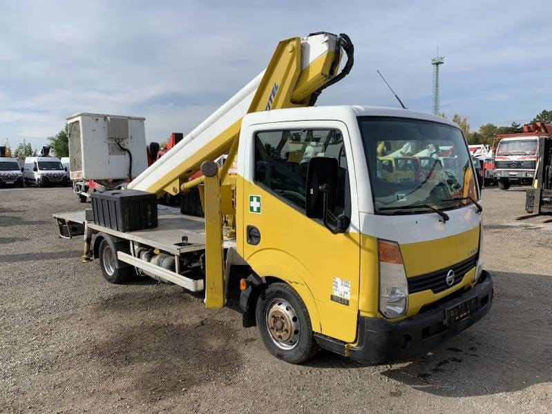 Nissan Cabstar Multitel MT222 - 22m, 200kg - Billift: bild 1 Nissan Cabstar Multitel MT222 - 22m, 200kg - Billift: bild 1