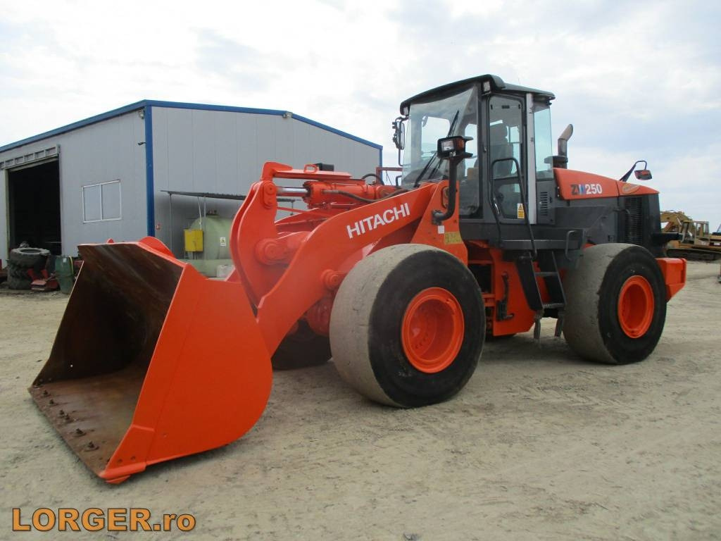 Hitachi ZW 250 - Hjullastare: bild 1 Hitachi ZW 250 - Hjullastare: bild 1