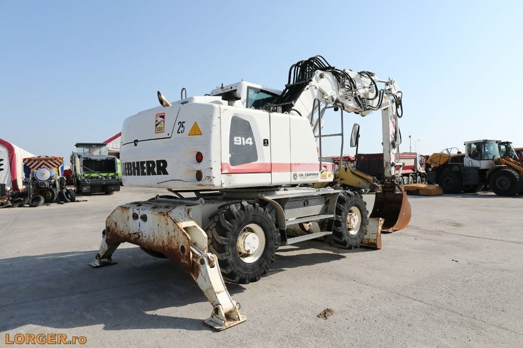 Liebherr A 914  - Grävmaskin på däck: bild 2 Liebherr A 914  - Grävmaskin på däck: bild 2