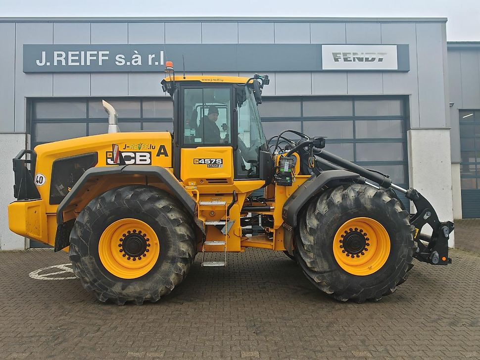 J.Reiff Sarl
Herr Stefan Neukirch - 77 Z.I in den - Hjullastare: bild 4 J.Reiff Sarl
Herr Stefan Neukirch - 77 Z.I in den - Hjullastare: bild 4