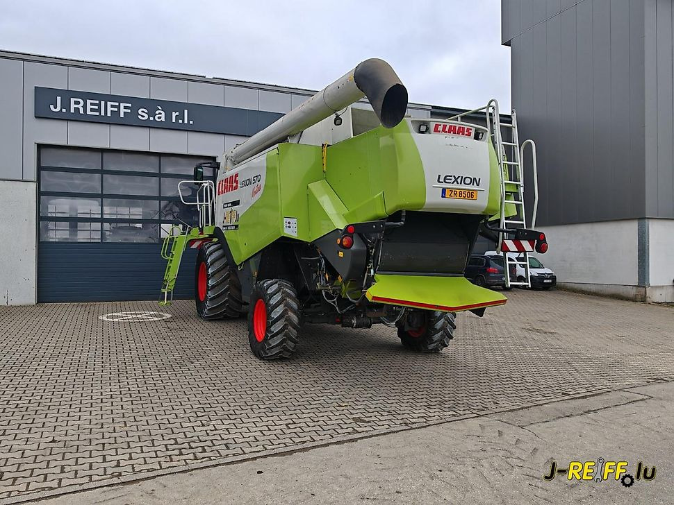 J.Reiff Sarl
Herr Stefan Neukirch - 77 Z.I in den - Skördetröska: bild 3 J.Reiff Sarl
Herr Stefan Neukirch - 77 Z.I in den - Skördetröska: bild 3