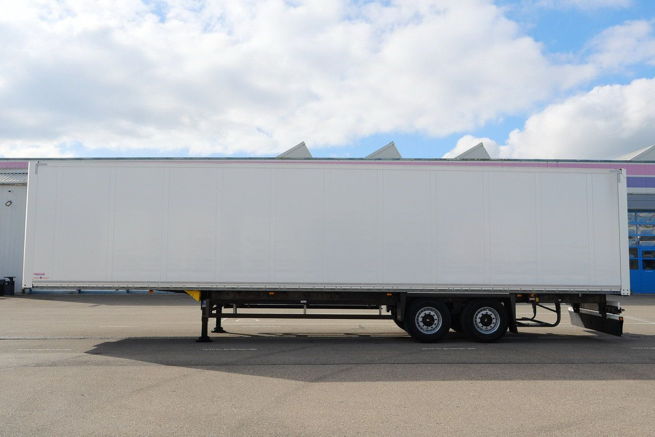 Schmitz Cargobull SKO 18 / ROLLTOR / ZURRLEISTE /ZURRINGE TOP !!!! - Skåp semitrailer: bild 5 Schmitz Cargobull SKO 18 / ROLLTOR / ZURRLEISTE /ZURRINGE TOP !!!! - Skåp semitrailer: bild 5