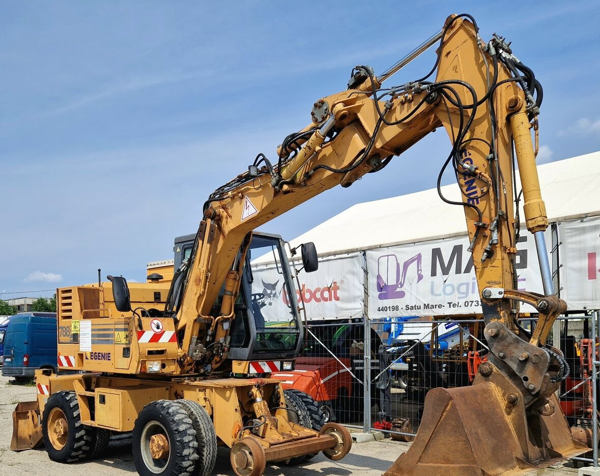 Case 788 - Grävmaskin på däck: bild 2 Case 788 - Grävmaskin på däck: bild 2