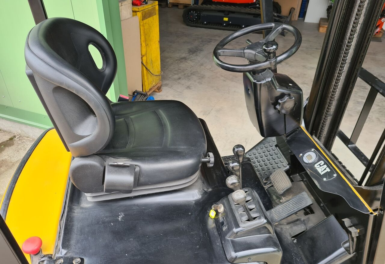 Caterpillar 15 - Motviktstruck: bild 4 Caterpillar 15 - Motviktstruck: bild 4