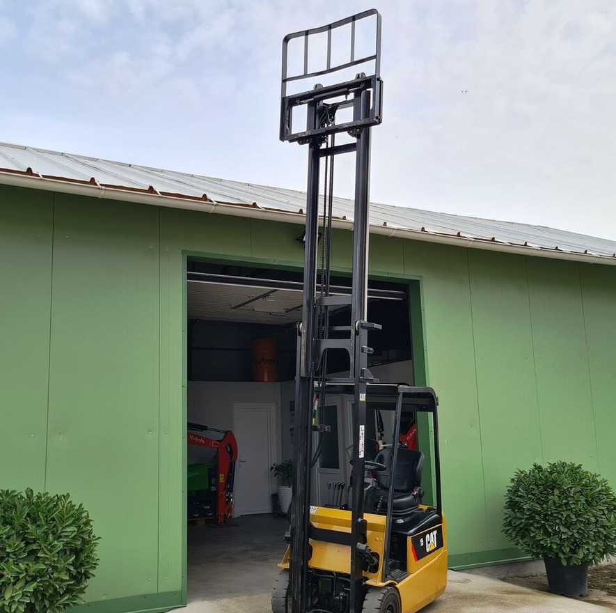 Caterpillar 15 - Motviktstruck: bild 2 Caterpillar 15 - Motviktstruck: bild 2