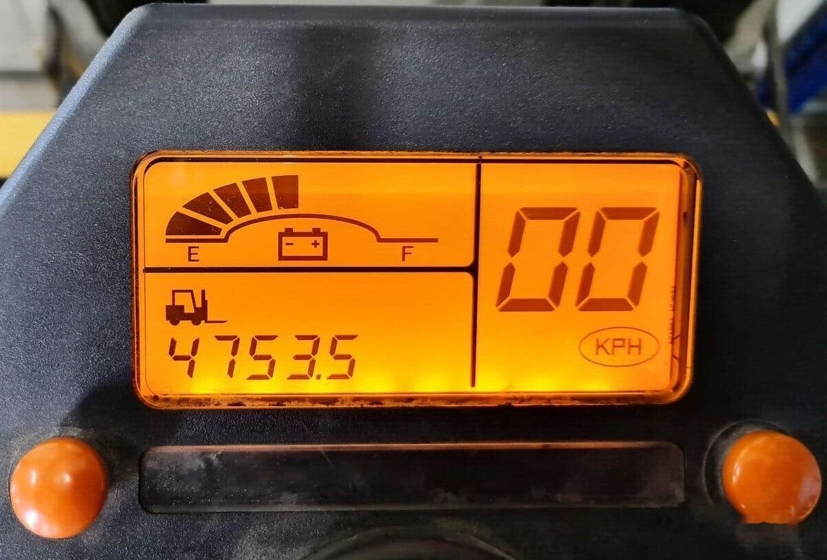 Caterpillar EP25 - Skjutstativtruck: bild 2 Caterpillar EP25 - Skjutstativtruck: bild 2