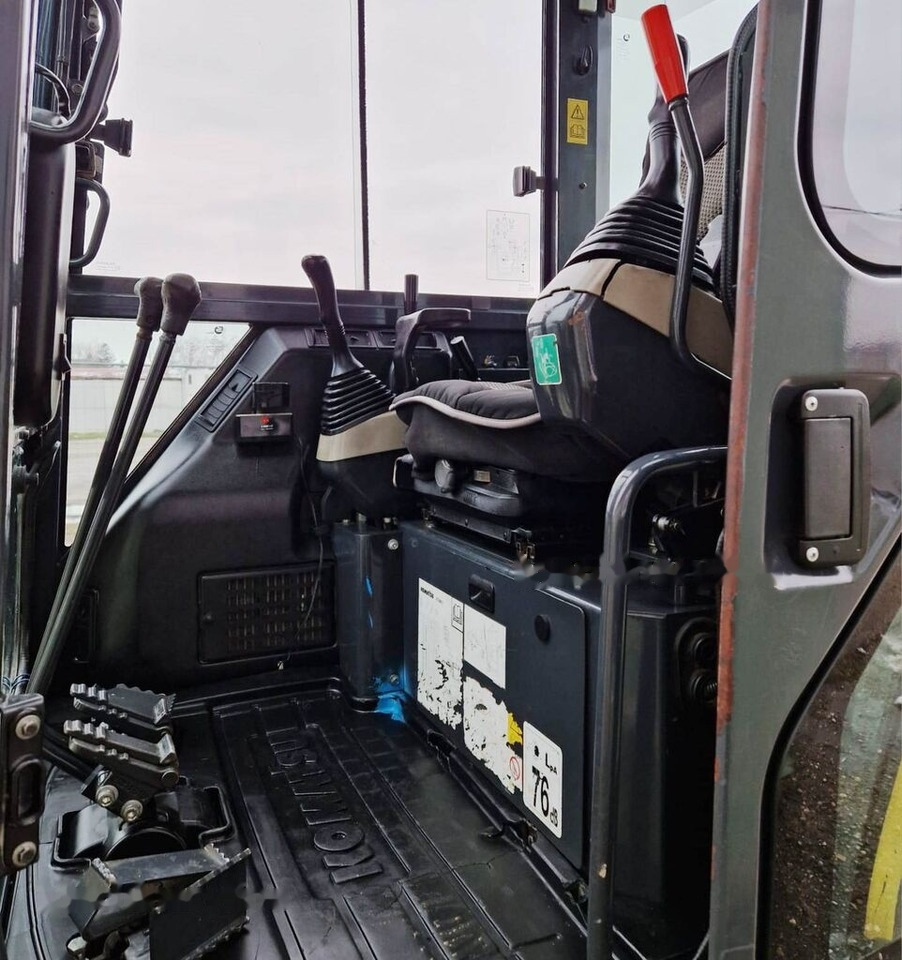 Komatsu PC50 MR-2 - Minigrävmaskin: bild 3 Komatsu PC50 MR-2 - Minigrävmaskin: bild 3