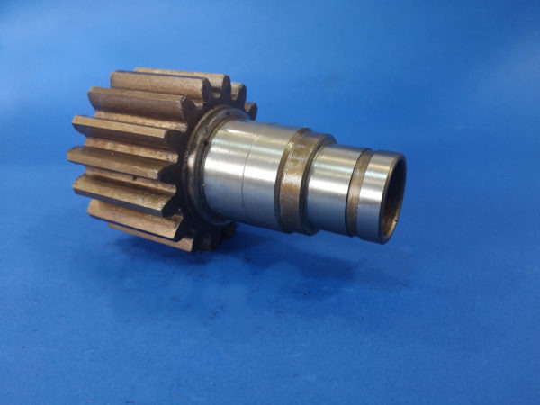 010060A Wałek silnika obrotu Sunward SWE 17, SWE 15 - Svängmotor för Byggmaskiner: bild 1 010060A Wałek silnika obrotu Sunward SWE 17, SWE 15 - Svängmotor för Byggmaskiner: bild 1