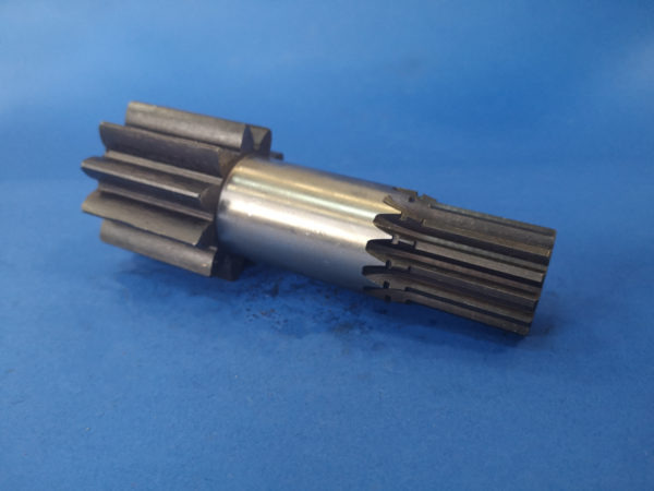 010160A Yanmar YB10 Swing Motor Shaft - Svängmotor för Byggmaskiner: bild 1 010160A Yanmar YB10 Swing Motor Shaft - Svängmotor för Byggmaskiner: bild 1