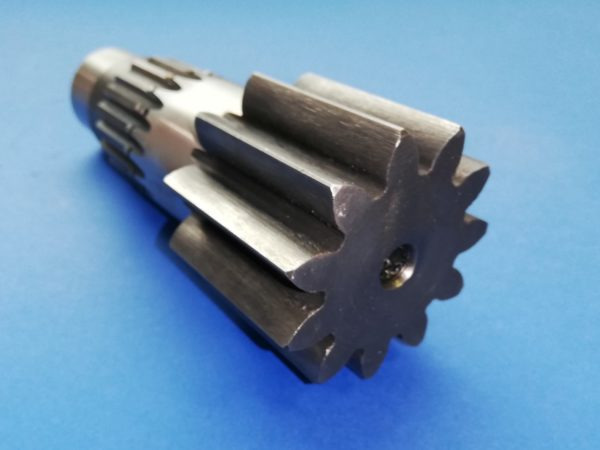 010170A Yanmar B25 Swing Motor Shaft - Svängmotor för Byggmaskiner: bild 1 010170A Yanmar B25 Swing Motor Shaft - Svängmotor för Byggmaskiner: bild 1