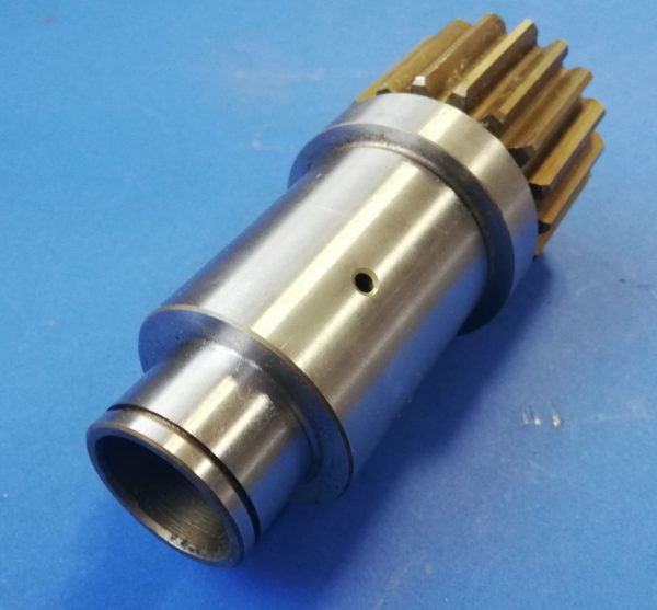 010430A Bobcat 325 swing motor shaft - Svängmotor för Byggmaskiner: bild 1 010430A Bobcat 325 swing motor shaft - Svängmotor för Byggmaskiner: bild 1