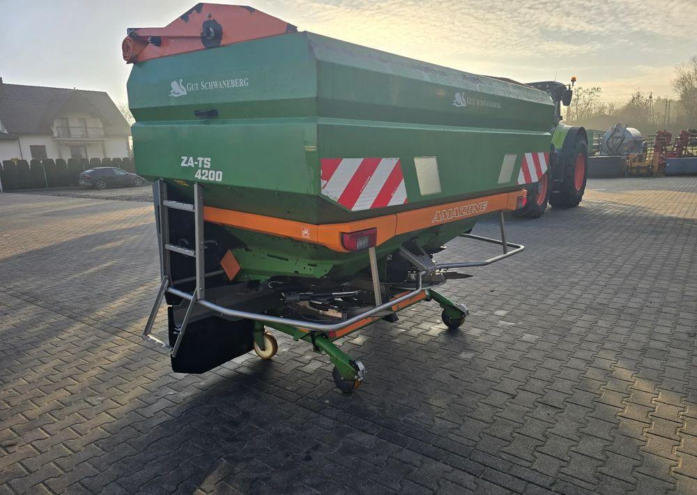 Amazone ZA-TS Profis Hydro 4200 - Mineralgödselspridare: bild 4 Amazone ZA-TS Profis Hydro 4200 - Mineralgödselspridare: bild 4