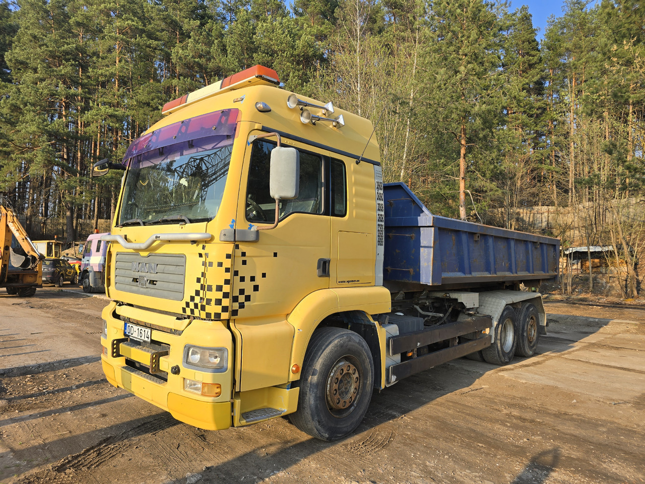 MAN TGA 26.413 - Lastväxlare lastbil: bild 1 MAN TGA 26.413 - Lastväxlare lastbil: bild 1