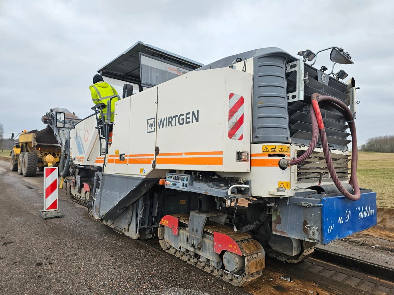 WIRTGEN W220 - Asfaltfräs: bild 2 WIRTGEN W220 - Asfaltfräs: bild 2