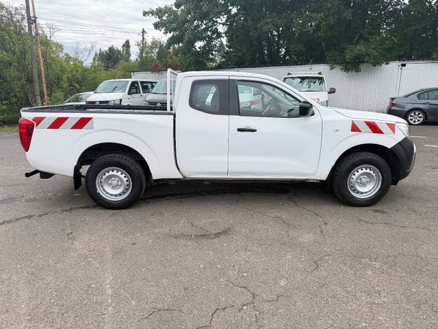 Nissan Navara NP300 Visia King Cab 4x4 - SUV: bild 5 Nissan Navara NP300 Visia King Cab 4x4 - SUV: bild 5