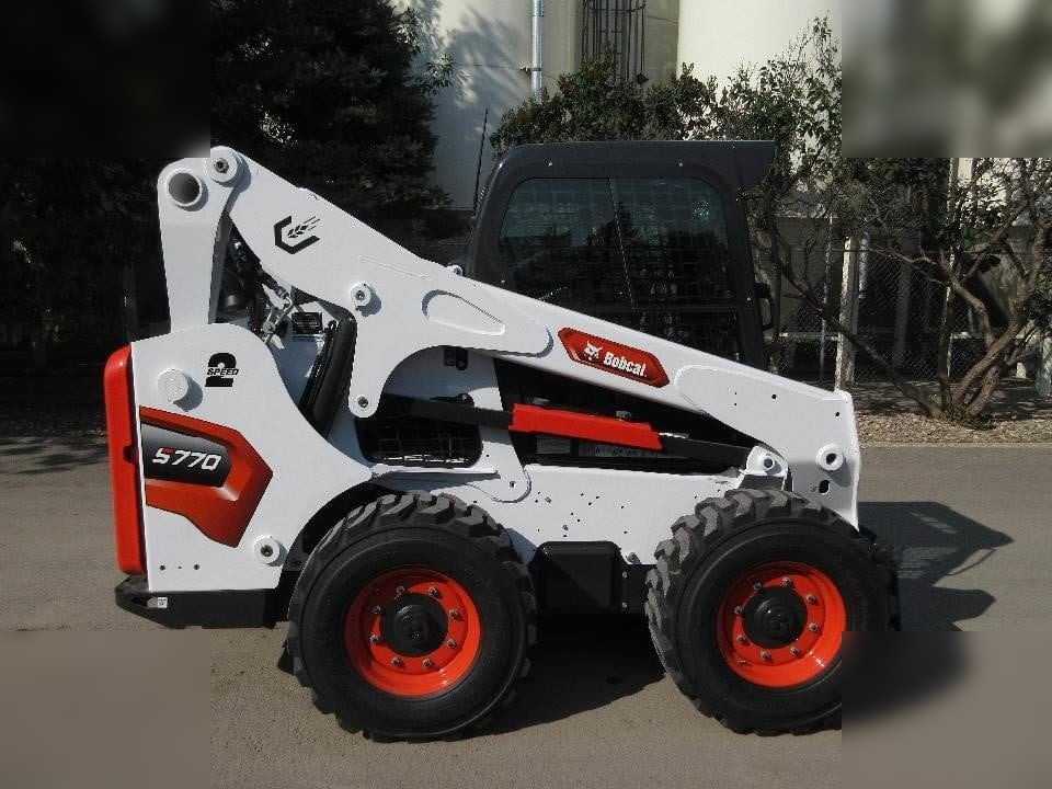 BOBCAT S770 - Kompaktlastare/ Slirstyrda lastare: bild 1 BOBCAT S770 - Kompaktlastare/ Slirstyrda lastare: bild 1
