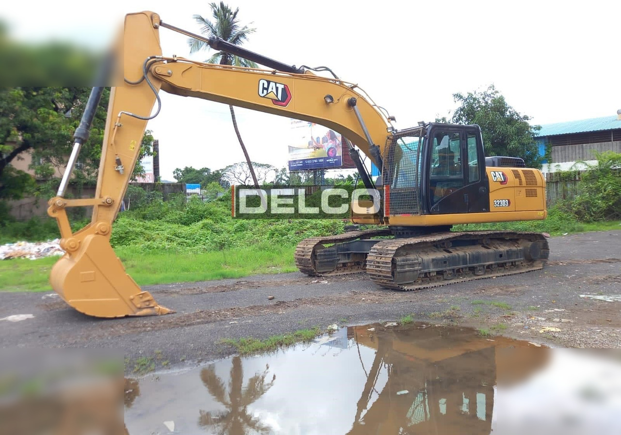 Ny Bandgrävare CATERPILLAR 323D3: bild 1