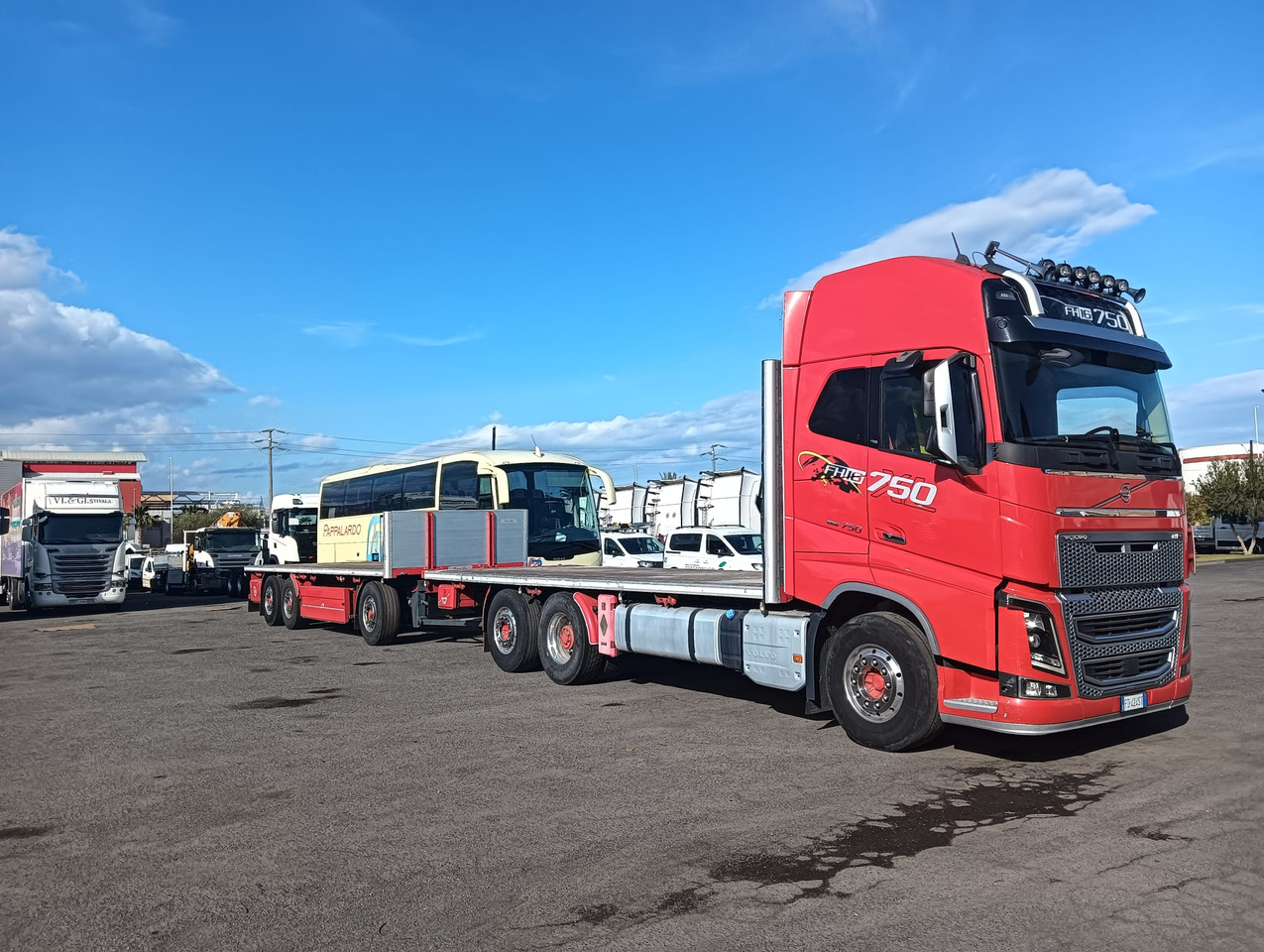 VOLVO FH16 750 - Flakbil: bild 4 VOLVO FH16 750 - Flakbil: bild 4