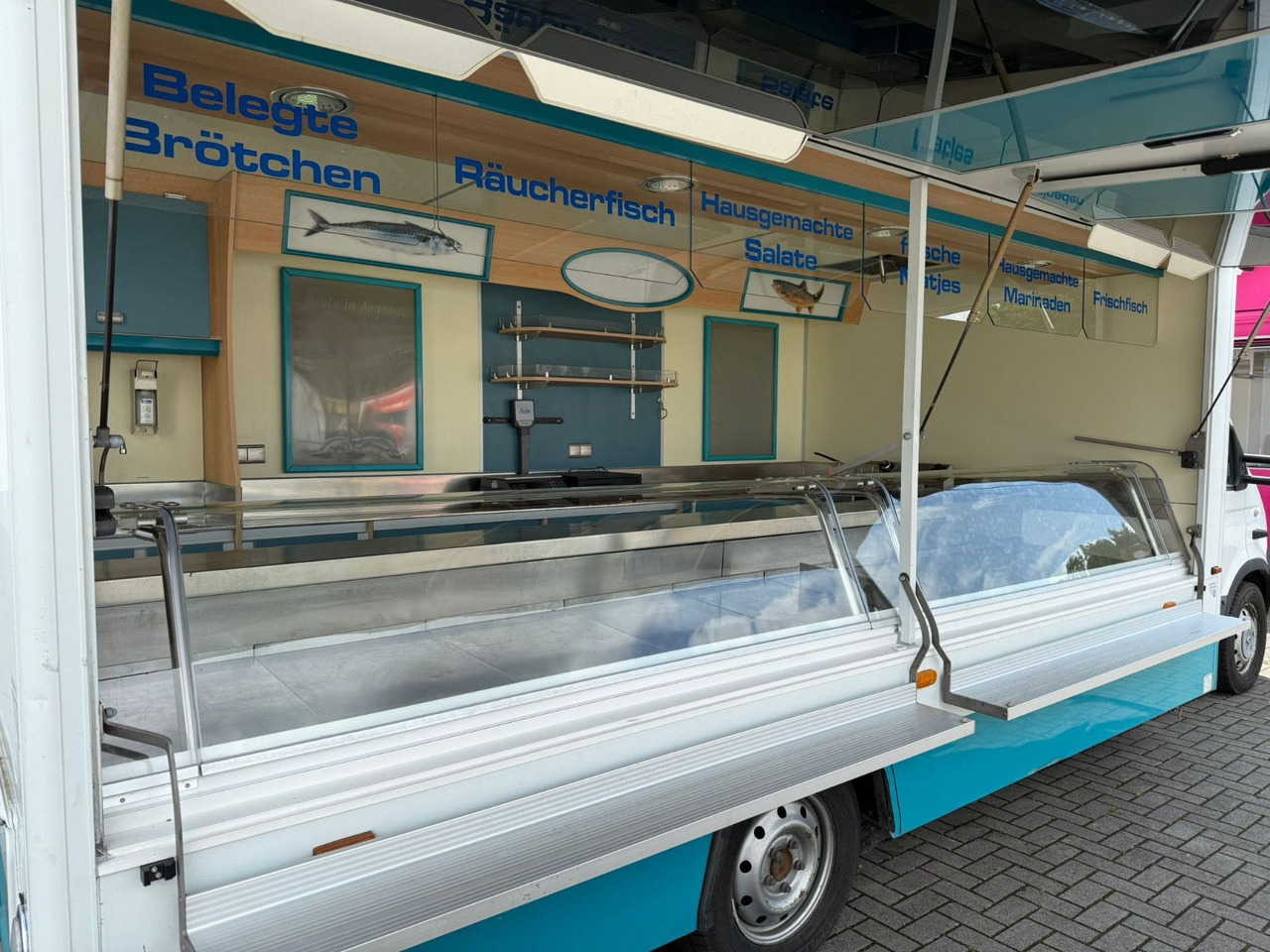 Renault Borco Höhns Fischmobil - Matbil: bild 2 Renault Borco Höhns Fischmobil - Matbil: bild 2