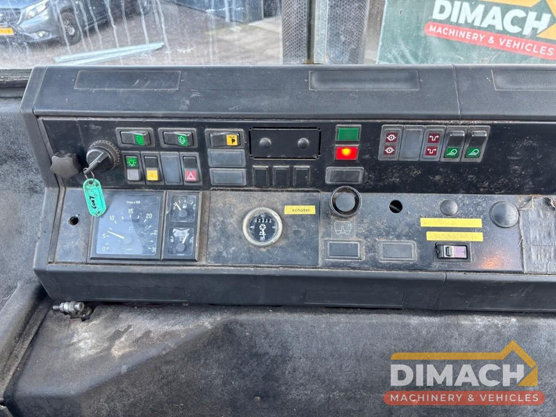Sisu Terminal Volvo 6 cilinder Penta engine, TOP! Low hours! ( Terberg - Kalmar ) - Dragbil: bild 3 Sisu Terminal Volvo 6 cilinder Penta engine, TOP! Low hours! ( Terberg - Kalmar ) - Dragbil: bild 3