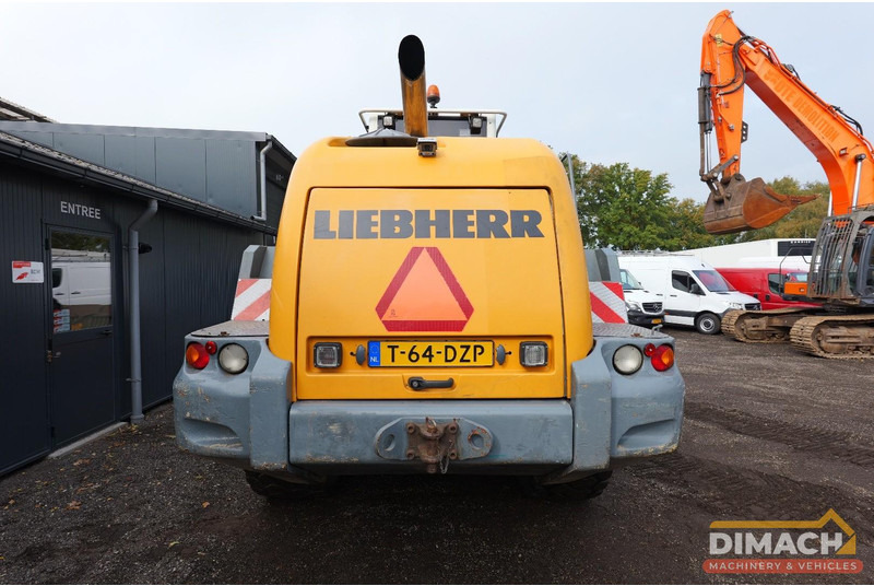 Liebherr L556 Like new!! Airco, quick coupler, skeleton bucket with teeths - Lastare: bild 3 Liebherr L556 Like new!! Airco, quick coupler, skeleton bucket with teeths - Lastare: bild 3