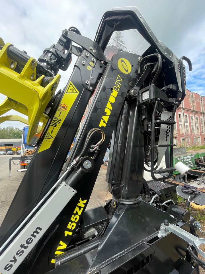 TAJFUN L155ZK 11 L155ZK 11 Forestry crane / L155ZK 11 Forstkran / L155ZK 11 grue forestière / L155ZK 11 grúa forestal - Lastbilskran för Skogsmaskin: bild 3 TAJFUN L155ZK 11 L155ZK 11 Forestry crane / L155ZK 11 Forstkran / L155ZK 11 grue forestière / L155ZK 11 grúa forestal - Lastbilskran för Skogsmaskin: bild 3