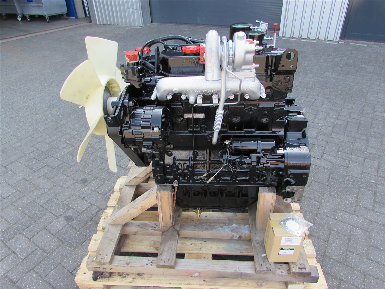 Mitsubishi RECON D04FR -KDP2TAAC / D04FR 74Kw @ 2000 rpm - Motor för Grävmaskin: bild 1 Mitsubishi RECON D04FR -KDP2TAAC / D04FR 74Kw @ 2000 rpm - Motor för Grävmaskin: bild 1