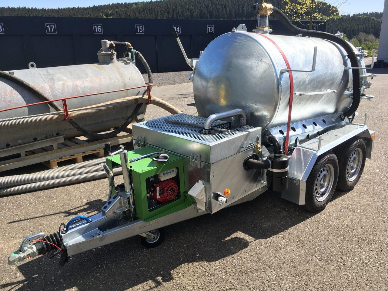 M-Vac 1,8m³ *Kippbar* Vakuum-Saugsystem / Saugfass / Sauganhänger / Saughänger M-Vac Reinigungskit - Sugbil: bild 4 M-Vac 1,8m³ *Kippbar* Vakuum-Saugsystem / Saugfass / Sauganhänger / Saughänger M-Vac Reinigungskit - Sugbil: bild 4