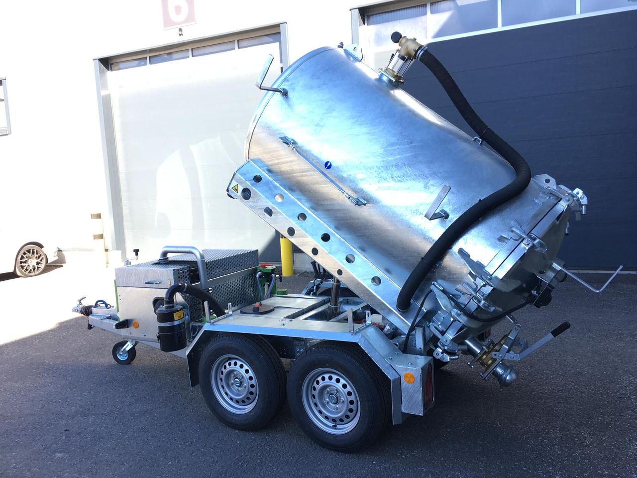 M-Vac 1,8m³ *Kippbar* Vakuum-Saugsystem / Saugfass / Sauganhänger / Saughänger M-Vac Reinigungskit - Sugbil: bild 2 M-Vac 1,8m³ *Kippbar* Vakuum-Saugsystem / Saugfass / Sauganhänger / Saughänger M-Vac Reinigungskit - Sugbil: bild 2