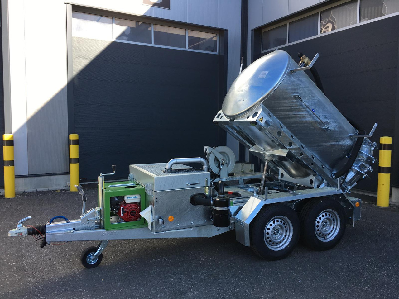 M-Vac 1,8m³ *Kippbar* Vakuum-Saugsystem / Saugfass / Sauganhänger / Saughänger M-Vac Reinigungskit - Sugbil: bild 3 M-Vac 1,8m³ *Kippbar* Vakuum-Saugsystem / Saugfass / Sauganhänger / Saughänger M-Vac Reinigungskit - Sugbil: bild 3