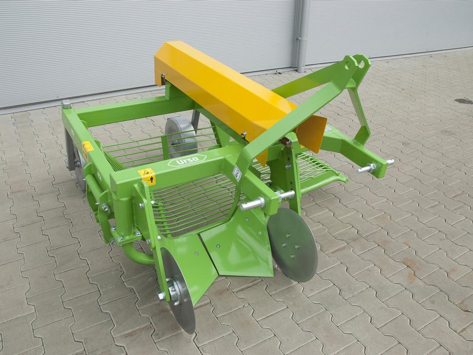 Bomet Siebkettenroder / Potato digger / Arracheuse de pomme de terre / Scavapatate / Однорядная картофельная копалка / Kopaczka do ziemniaków Ursa Z655 - Potatisupptagare: bild 4 Bomet Siebkettenroder / Potato digger / Arracheuse de pomme de terre / Scavapatate / Однорядная картофельная копалка / Kopaczka do ziemniaków Ursa Z655 - Potatisupptagare: bild 4