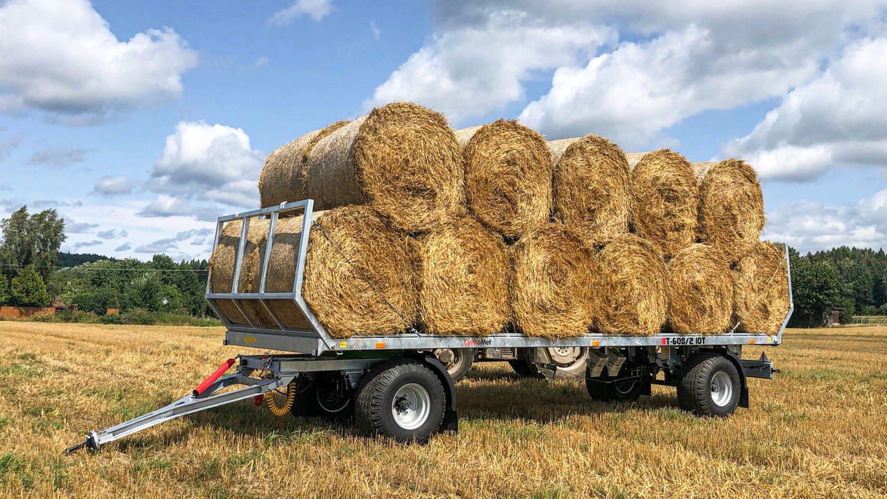 Cynkomet Ballentransportwagen / Bale platform / Remorque pour balles / Rimorchio per balle / Przyczepa do przewozu bel - Flakvagn för lantbruk: bild 2 Cynkomet Ballentransportwagen / Bale platform / Remorque pour balles / Rimorchio per balle / Przyczepa do przewozu bel - Flakvagn för lantbruk: bild 2