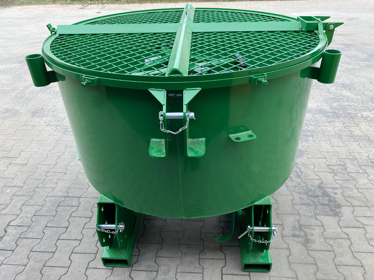 DC Betonmischer / Hydraulic concrete mixer / Malaxeur à béton hydraulique / Betoniera / Бетономешалка с гидравлическим приводом / Betoniarka hydrauliczna 800 l - Betongblandare: bild 1 DC Betonmischer / Hydraulic concrete mixer / Malaxeur à béton hydraulique / Betoniera / Бетономешалка с гидравлическим приводом / Betoniarka hydrauliczna 800 l - Betongblandare: bild 1