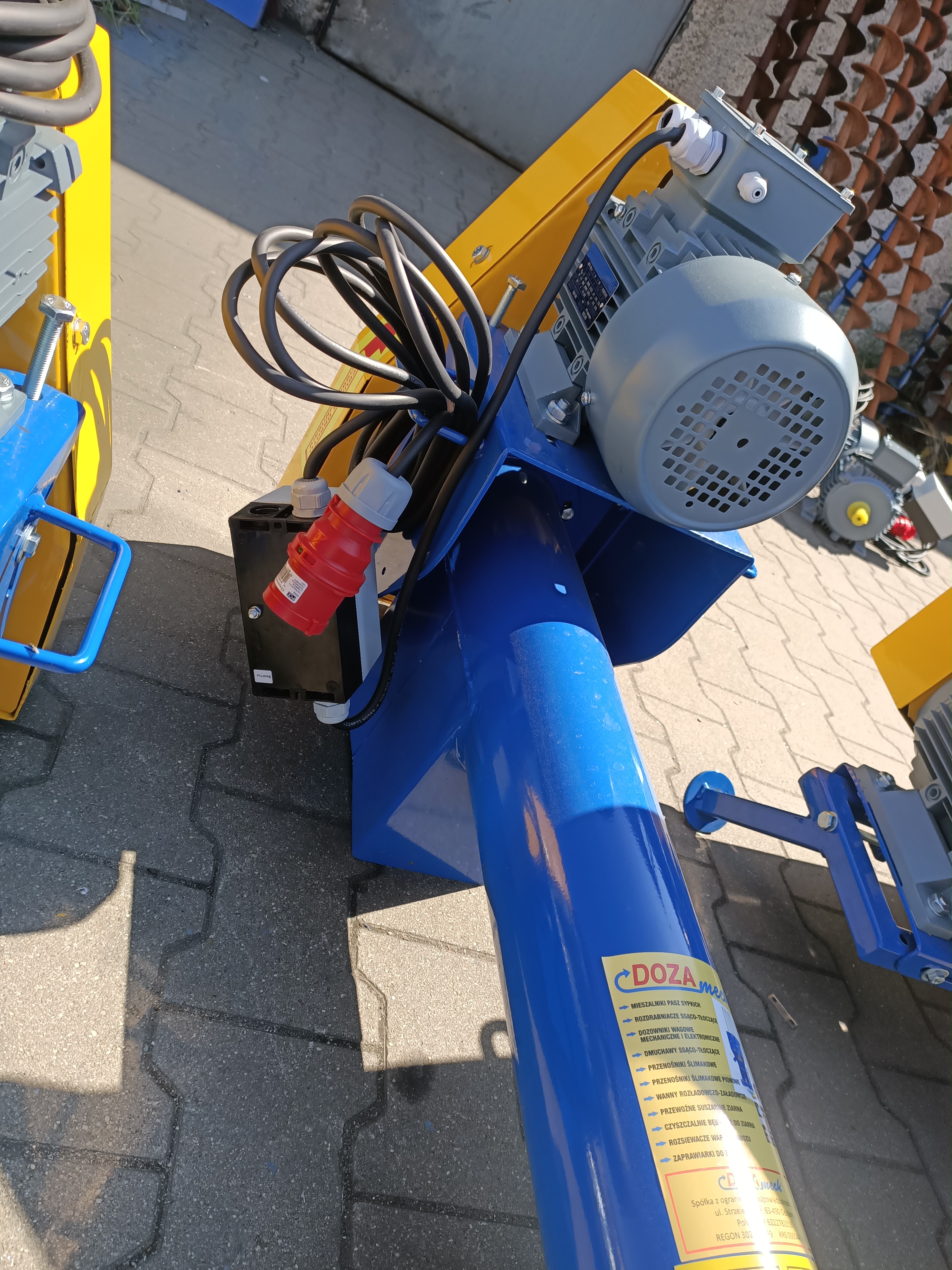 Dozamech Förderschnecke / Screw conveyor / Convoyeur a vis / Transportador de tornillo / Trasportatore a coclea / Шнековый конвейер / Przenośnik ślimakowy T-403 - Transportör: bild 5 Dozamech Förderschnecke / Screw conveyor / Convoyeur a vis / Transportador de tornillo / Trasportatore a coclea / Шнековый конвейер / Przenośnik ślimakowy T-403 - Transportör: bild 5