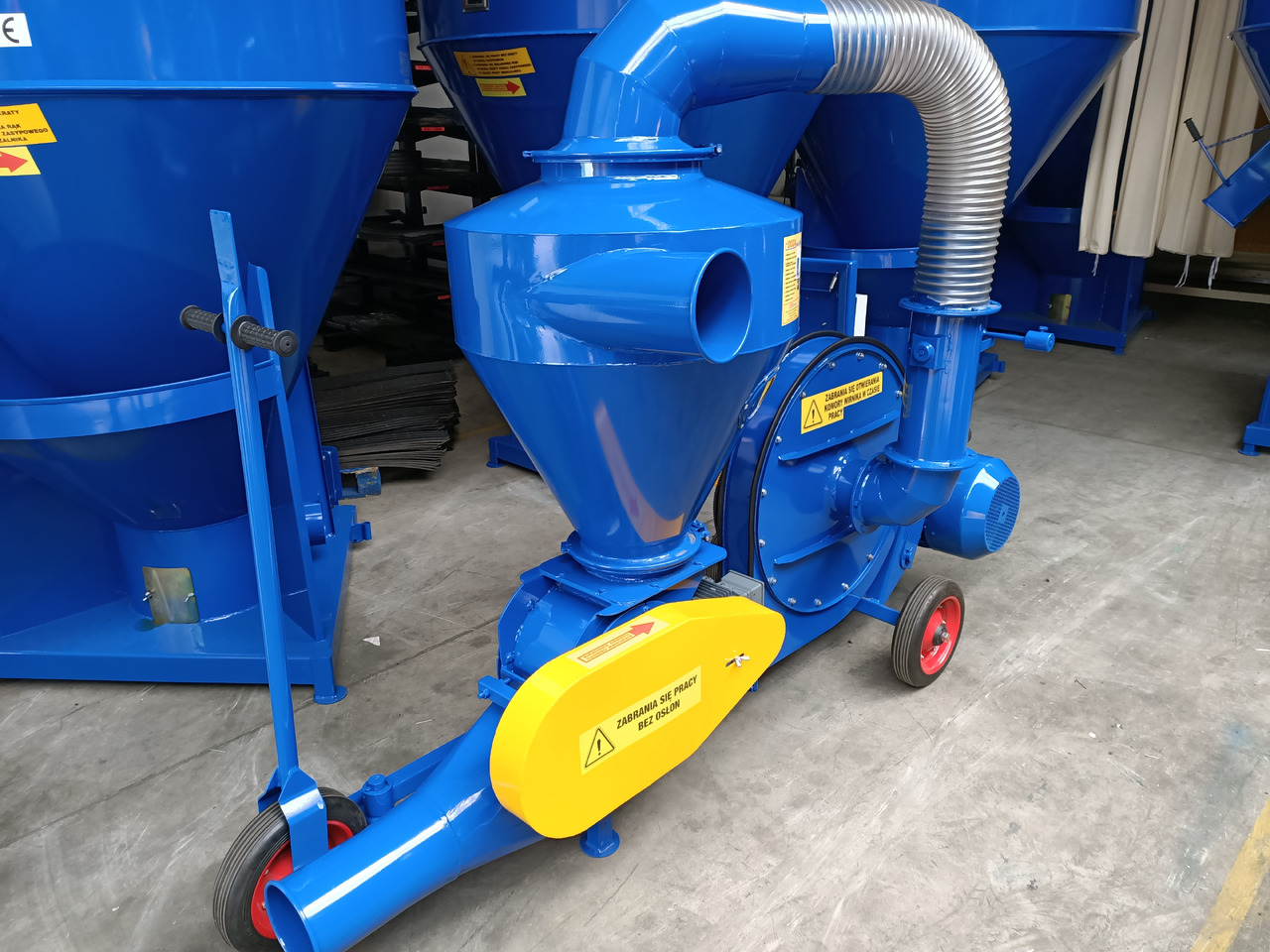 Dozamech Saug-Druckgebläse / Suction and pressure blower / Suceuse à grains / Trasportatore / Пневматический вдуватель / Dmuchawa ssąco-tłocząca T-420 - Transportör: bild 1 Dozamech Saug-Druckgebläse / Suction and pressure blower / Suceuse à grains / Trasportatore / Пневматический вдуватель / Dmuchawa ssąco-tłocząca T-420 - Transportör: bild 1