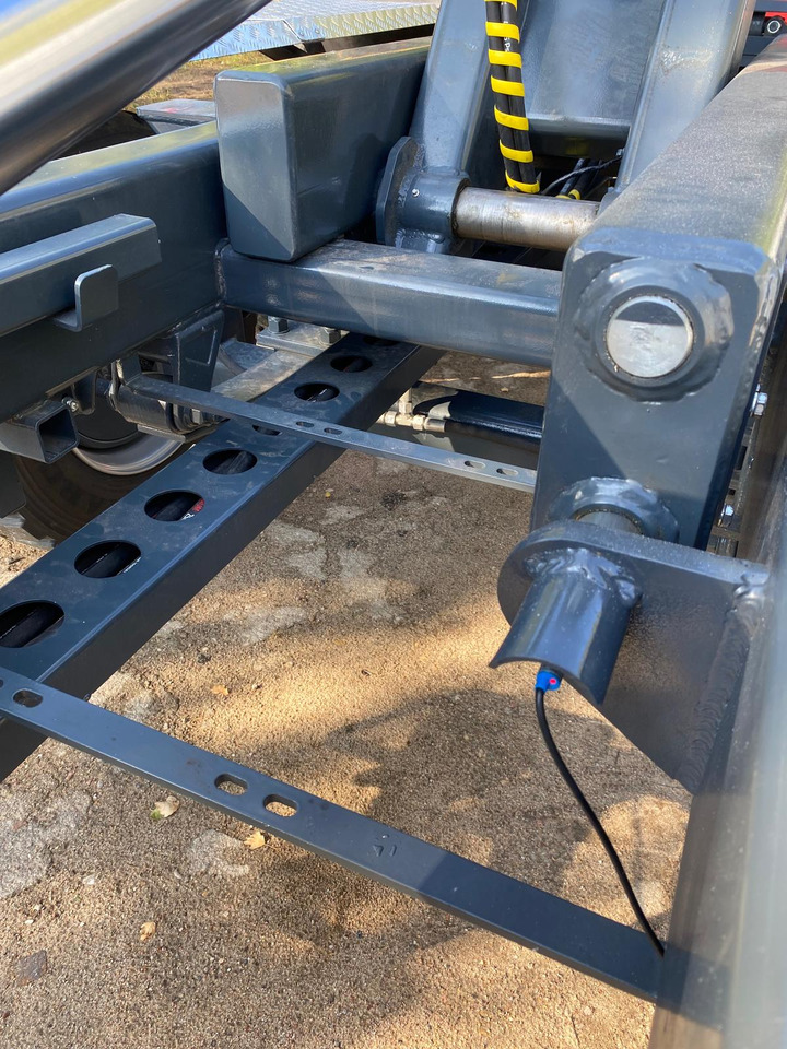 Ny Traktorvagn EkoAgri Hakenliftanhänger / Hooklift trailer / Remorque porte caisson / Remolque con gancho / Rimorchio a gancio / Przyczepa hakowa 12 t: bild 16