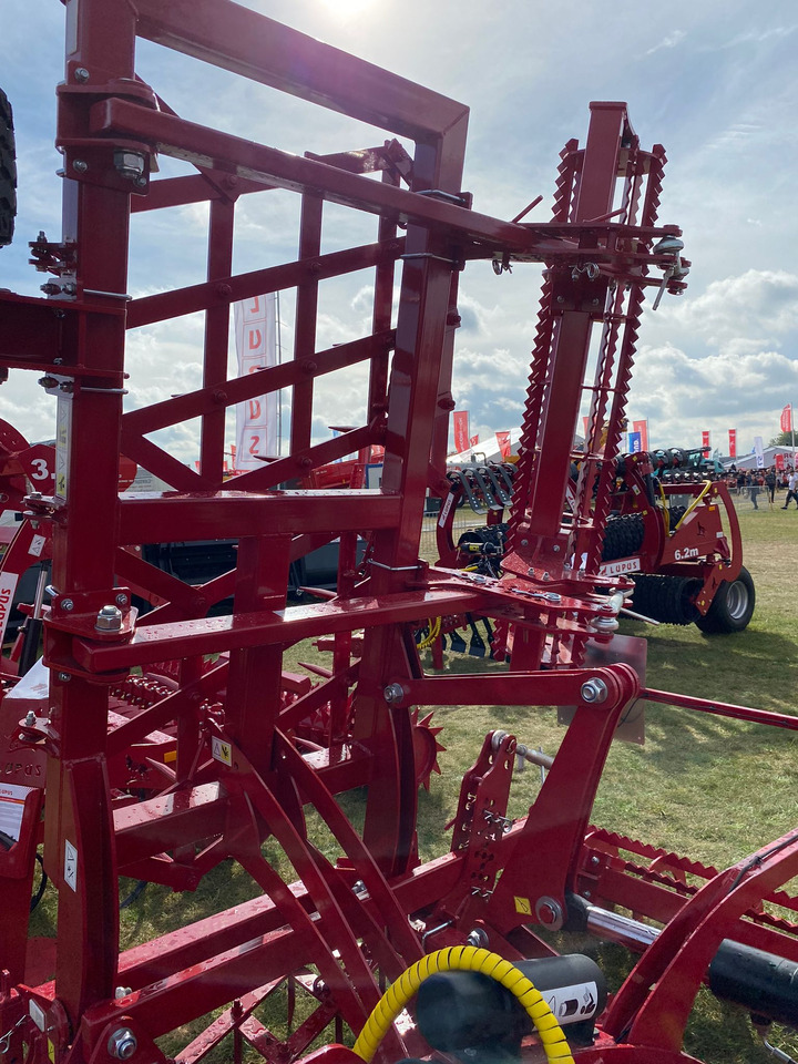 Lupus 7-Felder schwere Zinkenegge / Tine harrow / Herse à dents / Grada de púas de 5 campos / Erpice / 7-польная зубовая борона / Brona zębowa 7 m - Harv: bild 5 Lupus 7-Felder schwere Zinkenegge / Tine harrow / Herse à dents / Grada de púas de 5 campos / Erpice / 7-польная зубовая борона / Brona zębowa 7 m - Harv: bild 5