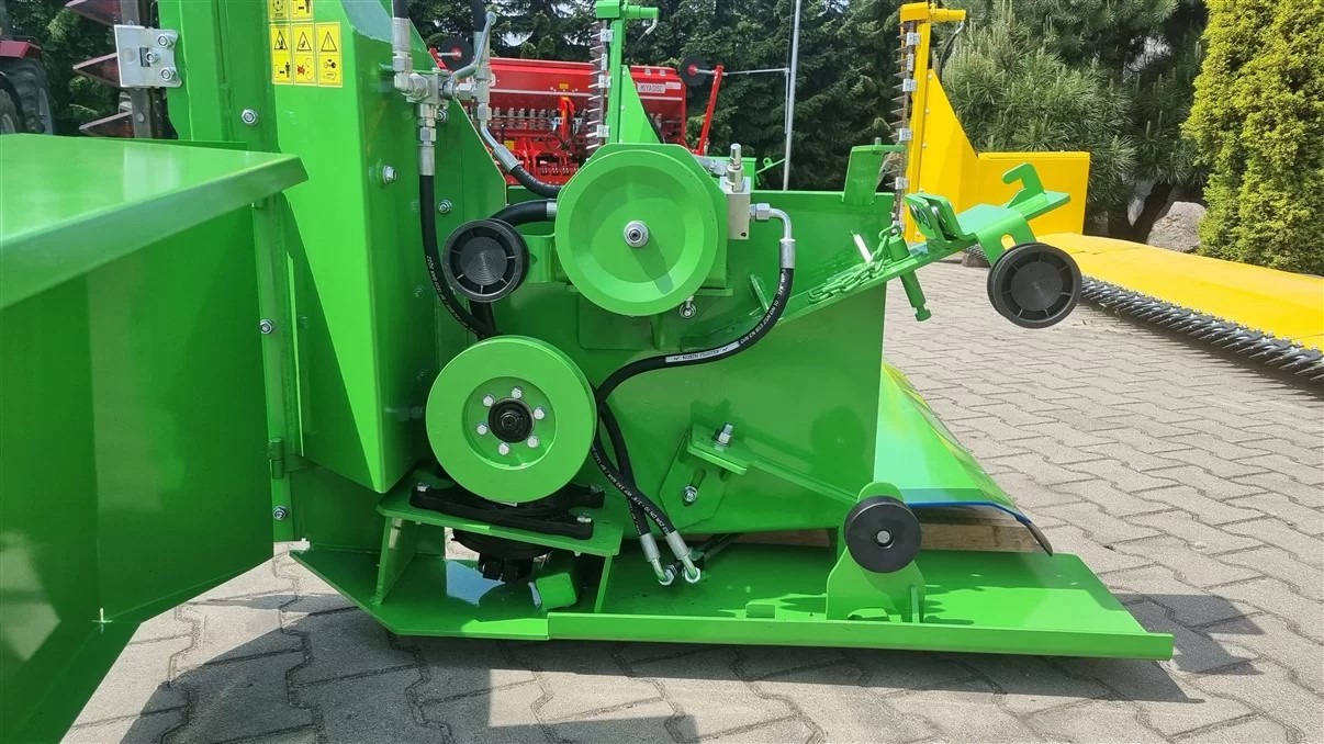 Lupus Rapsvorsatz / Rape cutter / Barre de coupe à colza / Mesa de colza / Tavolo da colza / Рапсовый стол / Stół do rzepaku 6 m - Skärbord för raps: bild 3 Lupus Rapsvorsatz / Rape cutter / Barre de coupe à colza / Mesa de colza / Tavolo da colza / Рапсовый стол / Stół do rzepaku 6 m - Skärbord för raps: bild 3