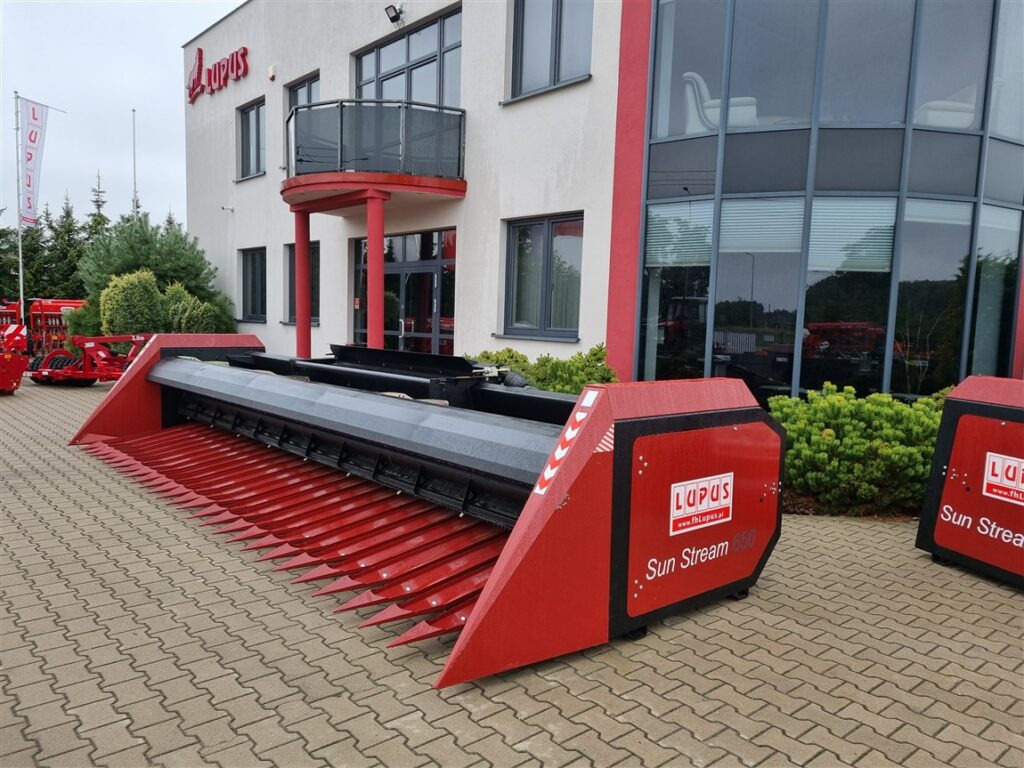 Lupus Sonnenblummenvorsatz / Sunflower harvester / Coupe à tournesol / Сosechadora / Macchina per la raccolta dei girasoli / Жатка для подсолнечника / Przystawka do słonecznika 6,5 m - Skärbord för solrosor: bild 5 Lupus Sonnenblummenvorsatz / Sunflower harvester / Coupe à tournesol / Сosechadora / Macchina per la raccolta dei girasoli / Жатка для подсолнечника / Przystawka do słonecznika 6,5 m - Skärbord för solrosor: bild 5