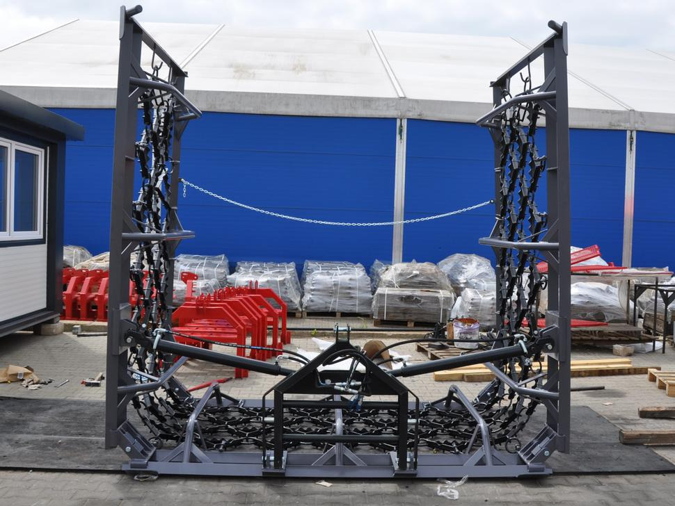 METAL-TECHNIK Wiesenegge / Heavy meadow harrow / Herse de prairie lourde / Strigliatrice pesante /  Lanza de prado pesada / Тяжёлая волокуша / Włóka łąkowa ciężka 8 m - Gräsharv: bild 5 METAL-TECHNIK Wiesenegge / Heavy meadow harrow / Herse de prairie lourde / Strigliatrice pesante /  Lanza de prado pesada / Тяжёлая волокуша / Włóka łąkowa ciężka 8 m - Gräsharv: bild 5