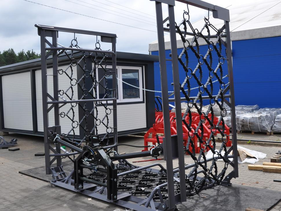 METAL-TECHNIK Wiesenegge / Heavy meadow harrow / Herse de prairie lourde / Strigliatrice pesante /  Lanza de prado pesada / Тяжёлая волокуша / Włóka łąkowa ciężka 8 m - Gräsharv: bild 4 METAL-TECHNIK Wiesenegge / Heavy meadow harrow / Herse de prairie lourde / Strigliatrice pesante /  Lanza de prado pesada / Тяжёлая волокуша / Włóka łąkowa ciężka 8 m - Gräsharv: bild 4