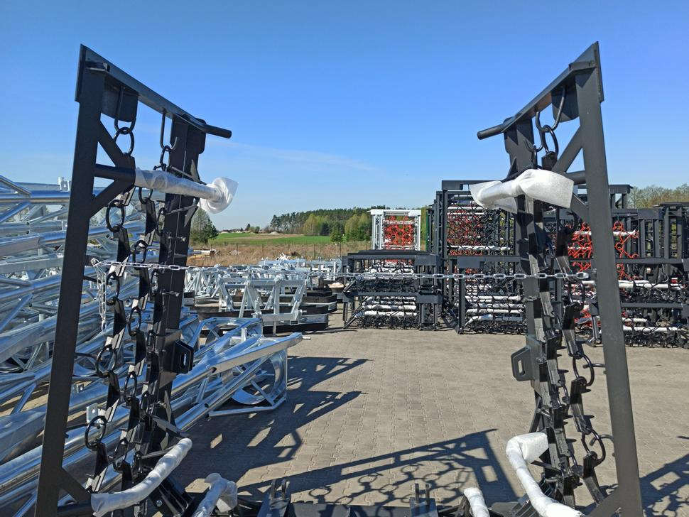 METAL-TECHNIK Wiesenegge / Meadow harrow / Herse de prairie / Strigliatrice / Полевая волокуша / Włóka łąkowa 8 m - Gräsharv: bild 5 METAL-TECHNIK Wiesenegge / Meadow harrow / Herse de prairie / Strigliatrice / Полевая волокуша / Włóka łąkowa 8 m - Gräsharv: bild 5