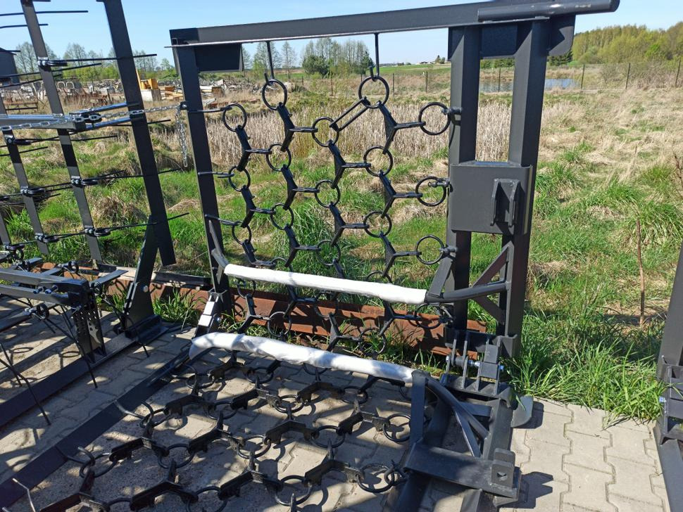 METAL-TECHNIK Wiesenegge / Meadow harrow / Herse de prairie / Strigliatrice / Полевая волокуша / Włóka łąkowa 8 m - Gräsharv: bild 4 METAL-TECHNIK Wiesenegge / Meadow harrow / Herse de prairie / Strigliatrice / Полевая волокуша / Włóka łąkowa 8 m - Gräsharv: bild 4