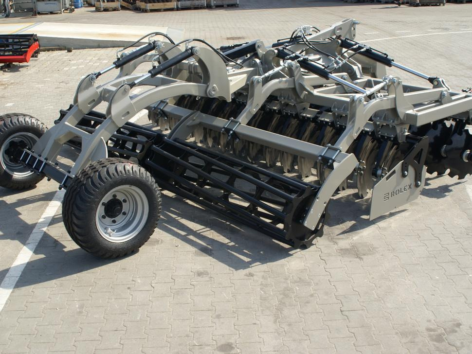 ROLEX Hydraulische Scheibenegge / Hydraulic discs harrow / Dechaumeur à disques / Erpice a dischi / Дисковая гидравлическая борона тип лёгкий с тележкой / Brona talerzowa hydraulicznie składana lekka - Tallriksredskap: bild 4 ROLEX Hydraulische Scheibenegge / Hydraulic discs harrow / Dechaumeur à disques / Erpice a dischi / Дисковая гидравлическая борона тип лёгкий с тележкой / Brona talerzowa hydraulicznie składana lekka - Tallriksredskap: bild 4