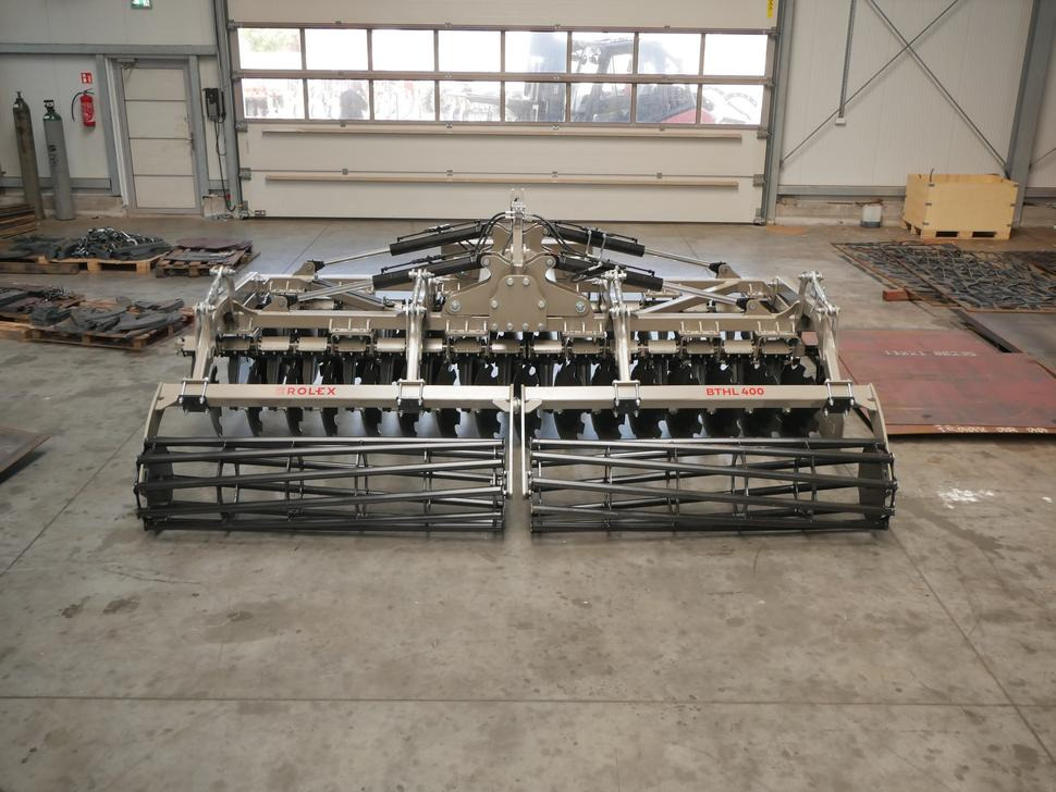ROLEX Hydraulische Scheibenegge / Hydraulic discs harrow / Dechaumeur à disques / Erpice a dischi / Гидравлическая дисковая борона / Brona talerzowa hydraulicznie składana lekka 4 m - Tallriksredskap: bild 4 ROLEX Hydraulische Scheibenegge / Hydraulic discs harrow / Dechaumeur à disques / Erpice a dischi / Гидравлическая дисковая борона / Brona talerzowa hydraulicznie składana lekka 4 m - Tallriksredskap: bild 4