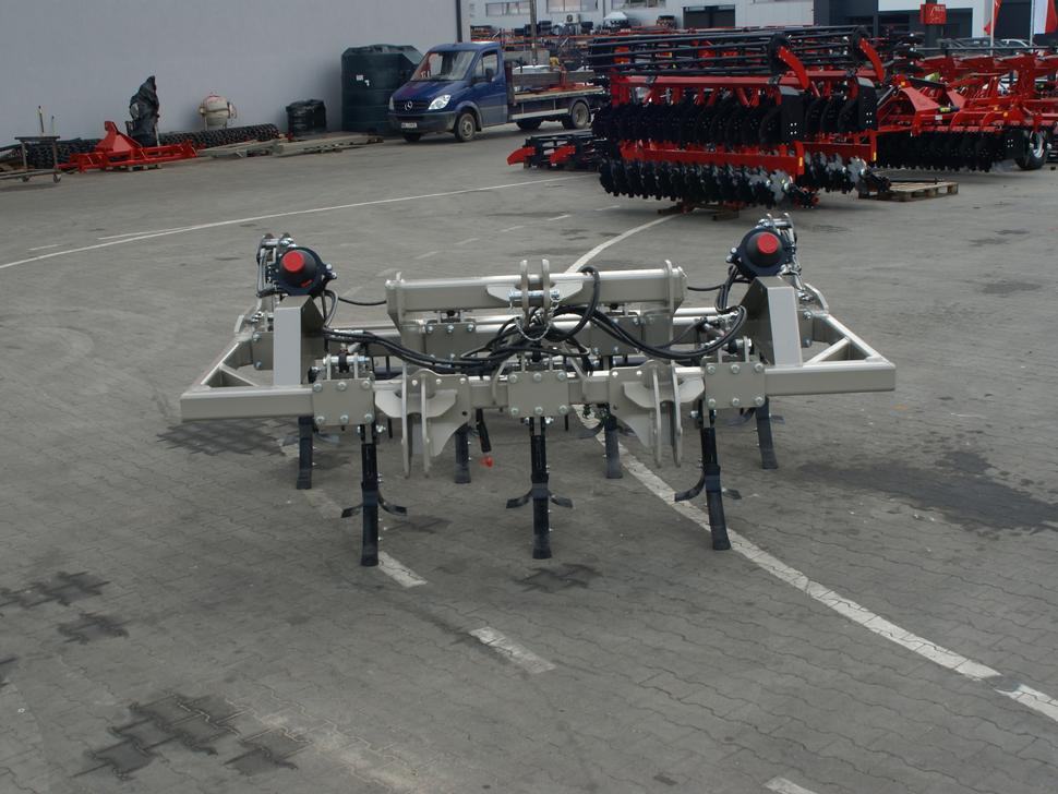 ROLEX Meißelpflug / Chisel plough / Decompacteur chisel / Aratro a scalpello Chisel / Чизельный плуг / Pług dłutowy 3 m - Djupluckrare: bild 4 ROLEX Meißelpflug / Chisel plough / Decompacteur chisel / Aratro a scalpello Chisel / Чизельный плуг / Pług dłutowy 3 m - Djupluckrare: bild 4