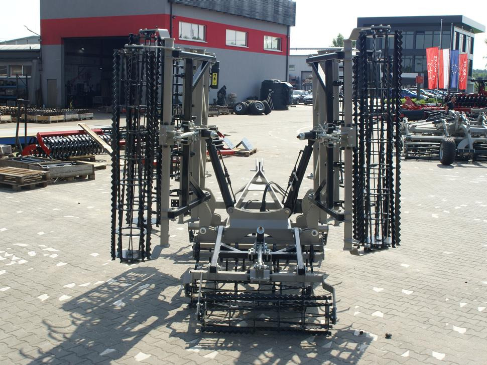 ROLEX Saatbettkombination / Hydraulically cultivator / Vibroculteur / Aggregato di coltivazione / Почвообрабатывающий гидравлический складывающийся агрегат / Agregat uprawowy hydraulicznie składany - Kultivator: bild 5 ROLEX Saatbettkombination / Hydraulically cultivator / Vibroculteur / Aggregato di coltivazione / Почвообрабатывающий гидравлический складывающийся агрегат / Agregat uprawowy hydraulicznie składany - Kultivator: bild 5