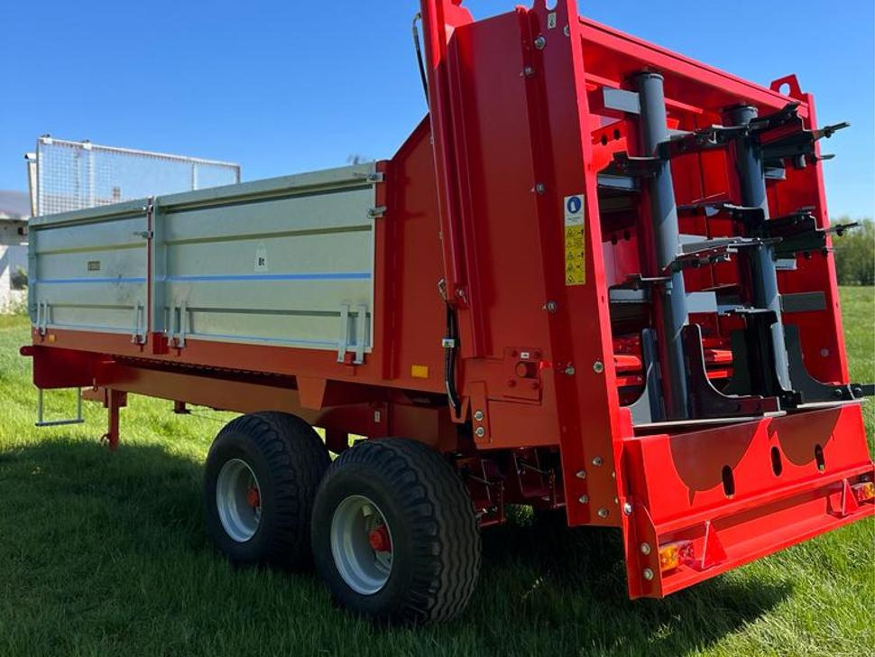 Roltrans Miststreuer / Manure spreader / Épandeur à fumier / Spandiletame / Разбрасыватель органических удобрений / Rozrzutnik obornika N250/32 JAMNIK 8 t - Kletgödselspridare: bild 3 Roltrans Miststreuer / Manure spreader / Épandeur à fumier / Spandiletame / Разбрасыватель органических удобрений / Rozrzutnik obornika N250/32 JAMNIK 8 t - Kletgödselspridare: bild 3