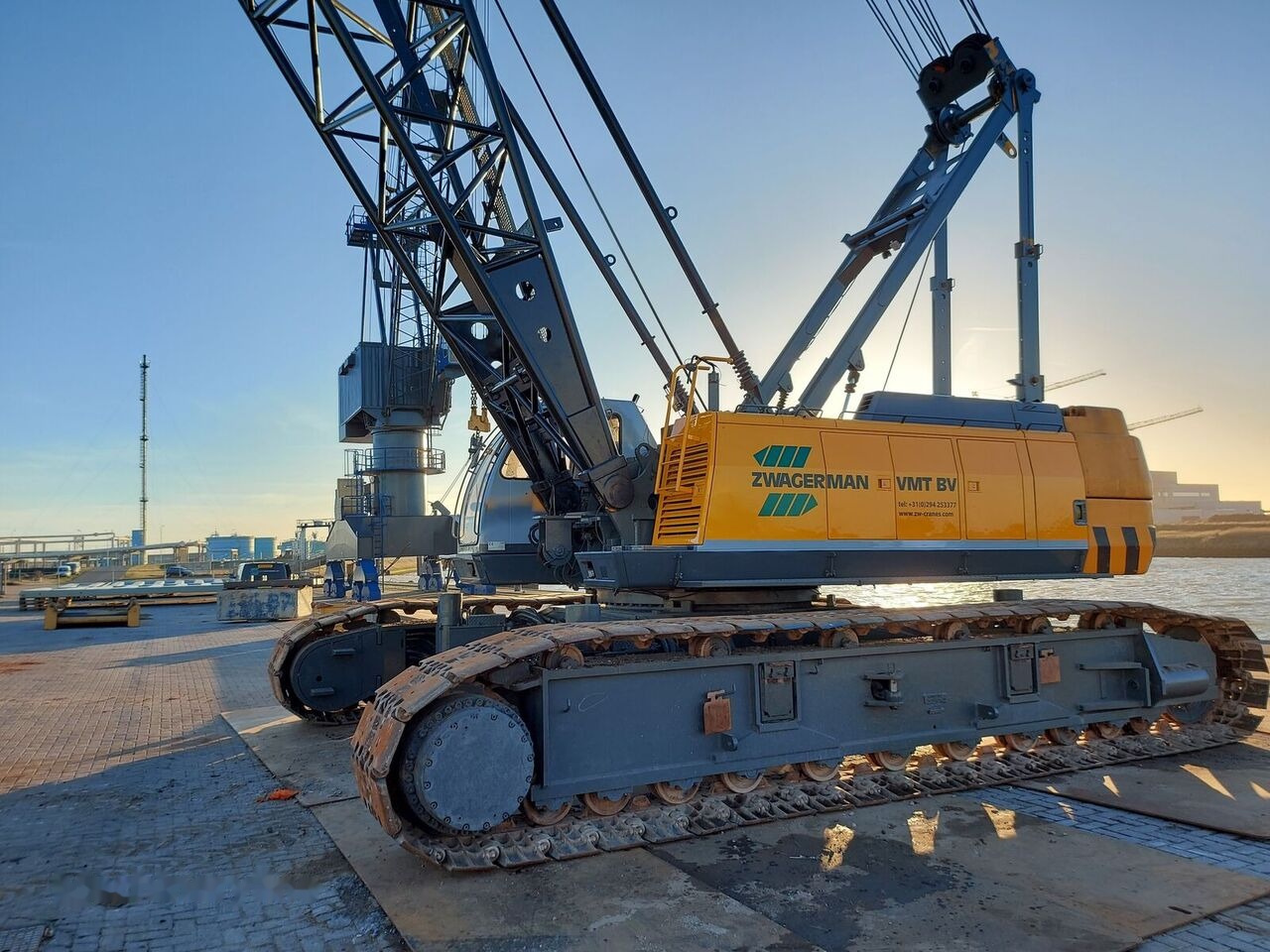 Sumitomo SC 1000 PAX S2 - Bandgående kran: bild 1 Sumitomo SC 1000 PAX S2 - Bandgående kran: bild 1